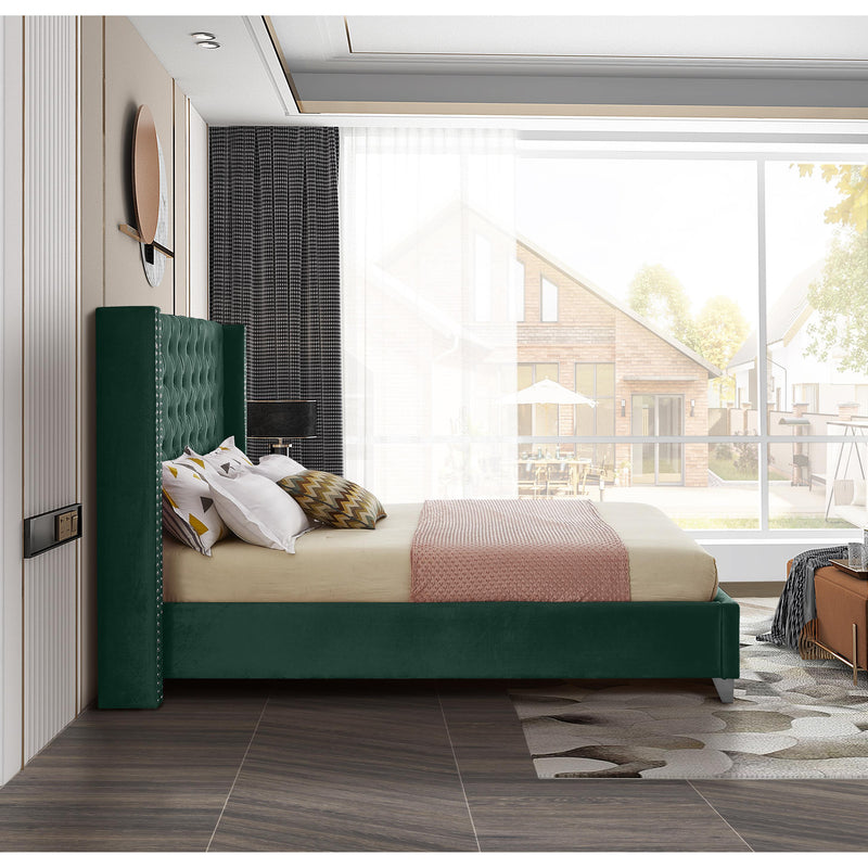 Meridian Aiden Green Velvet King Bed IMAGE 5