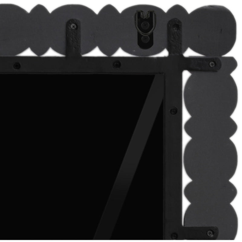 Meridian Aubrey Black Mirror IMAGE 7