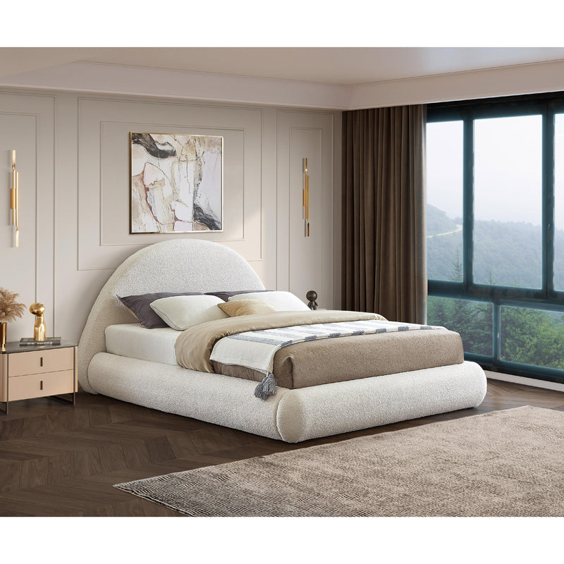 Meridian Rudy Cream Teddy Fabric Full Bed IMAGE 2