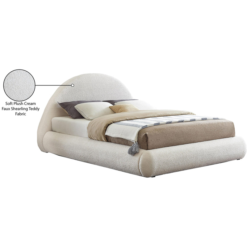 Meridian Rudy Cream Teddy Fabric Queen Bed IMAGE 12