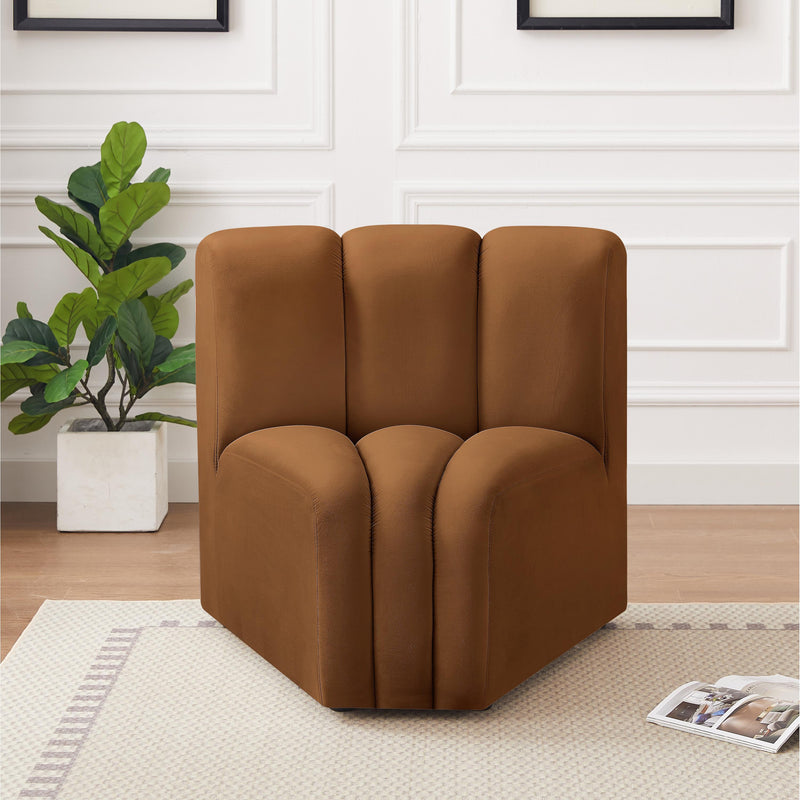 Meridian Arc Saddle Velvet Curved Corner IMAGE 2