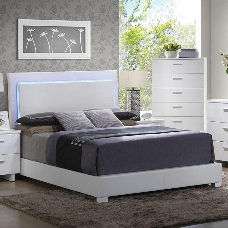 Acme Furniture Lorimar Queen Panel Bed 22640Q IMAGE 1
